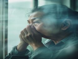 Gejala Katarak: Kenali Tanda Penglihatan Berawan Sekarang Juga Sebelum Mata Anda Menurun!